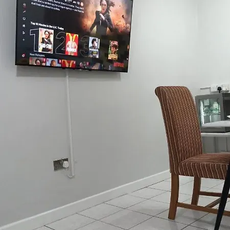 Lister Park Stylish 1bed Coach House - Quiet & Tranquil & Parking Casa vacanze