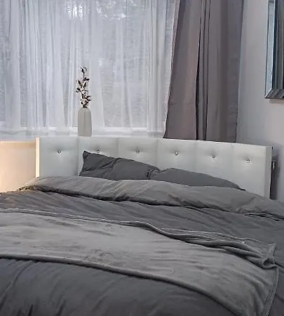 Lister Park Stylish 1bed Coach House - Quiet & Tranquil & Parking