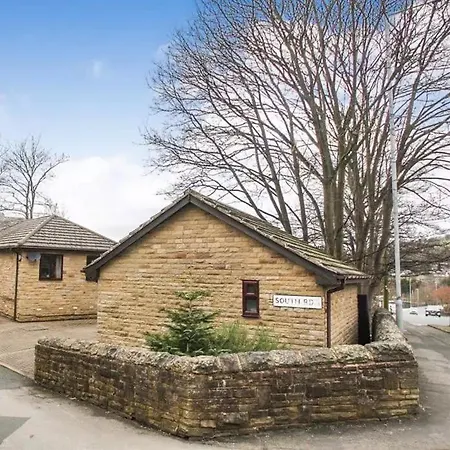 Lister Park Stylish 1bed Coach House - Quiet & Tranquil & Parking * Bradford (West Yorkshire)