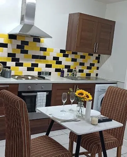 Lister Park Stylish 1bed Coach House - Quiet & Tranquil & Parking Σπίτι διακοπών Μπράντφορντ