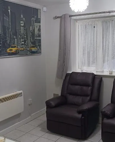 Lister Park Stylish 1bed Coach House - Quiet & Tranquil & Parking * Μπράντφορντ