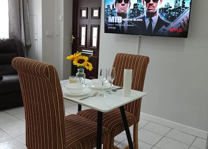 Lister Park Stylish 1bed Coach House - Quiet & Tranquil & Parking * Μπράντφορντ