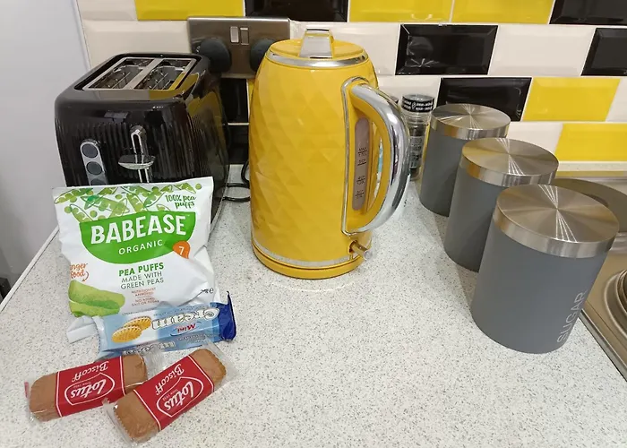 Lister Park Stylish 1bed Coach House - Quiet & Tranquil & Parking Μπράντφορντ