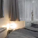 Lister Park Stylish 1bed Coach House - Quiet & Tranquil & Parking Bradford (West Yorkshire)